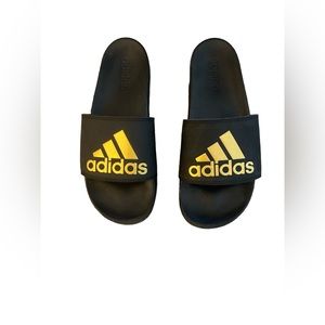 Men’s adidas Adilette Comfort Slide in Size 11